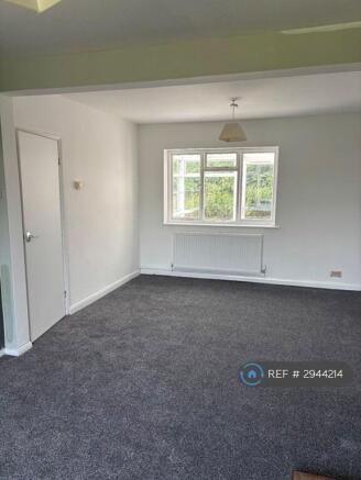 3 bed Detached to rent Image 8