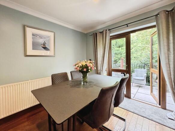 4 bed Detached for sale Image 4