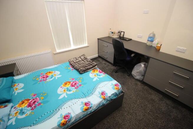 8 bed Terraced to rent Image 10