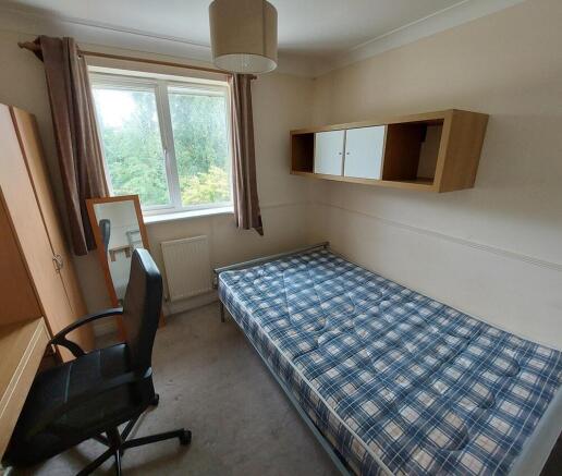 4 bed House Share to rent Image 9