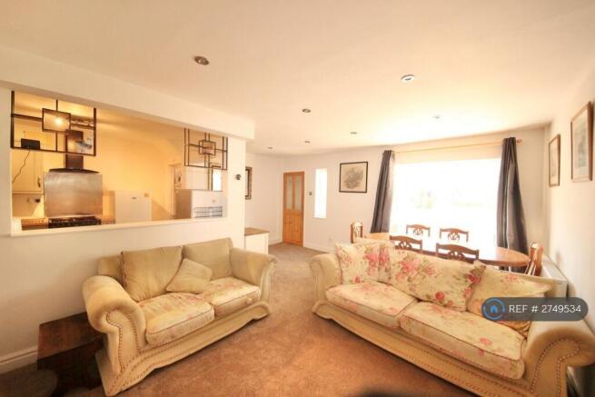 1 bed House Share to rent Image 7