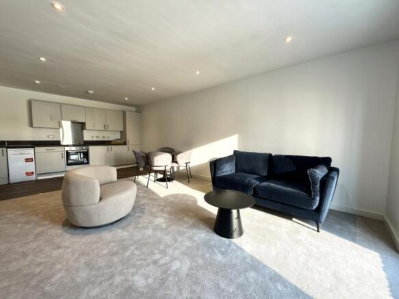 Lounge / Dining Area