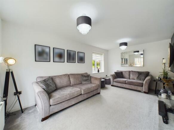 Lounge 1 (2).jpg