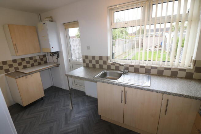 2 bed Terraced to rent Image 7