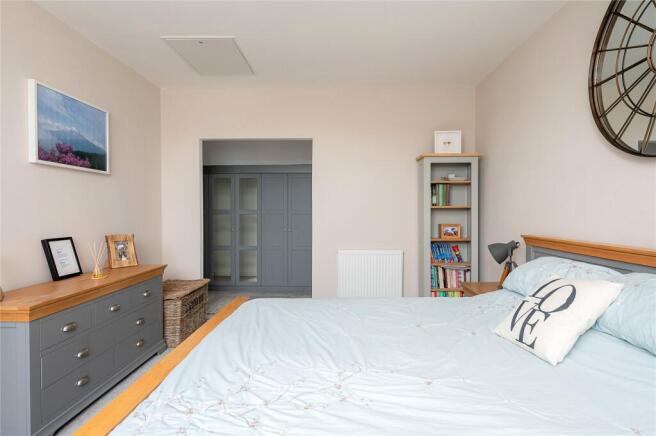 4 bed Semi-Detached for sale Image 8