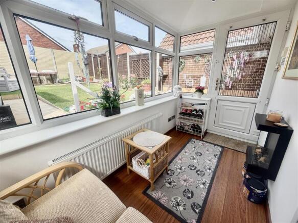2 bed Semi-Detached Bungalow for sale Image 6