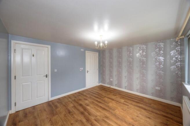 2 bed Ground Flat for sale Image 9