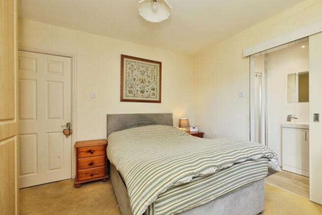 3 bed Bungalow for sale Image 7