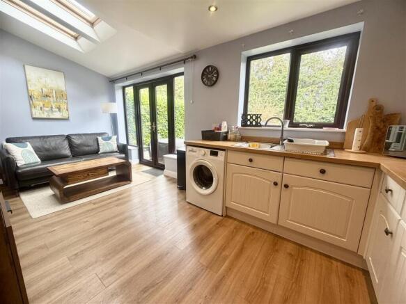 3 bed Detached for sale Image 12