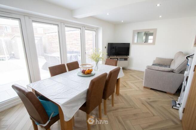 4 bed Detached for sale Image 6