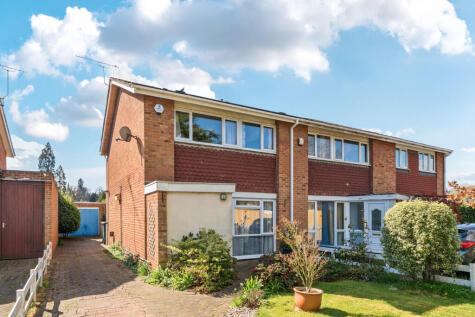 Malvern Close, Ottershaw, KT16