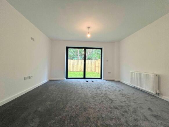 3 bed Town House for sale Image 9