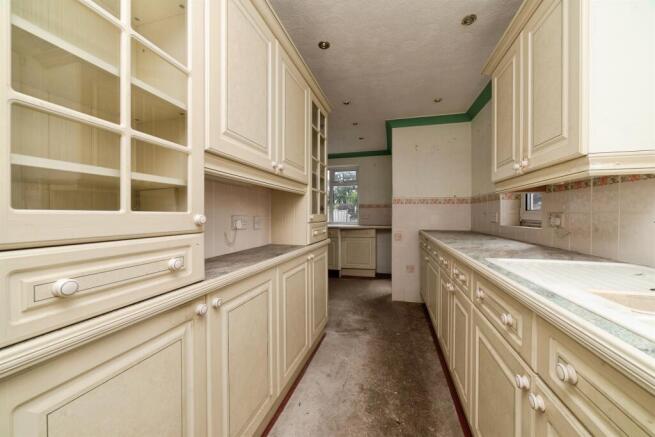 3 bed Semi-Detached for sale Image 9