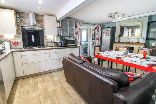 Kitchen/Dining Room