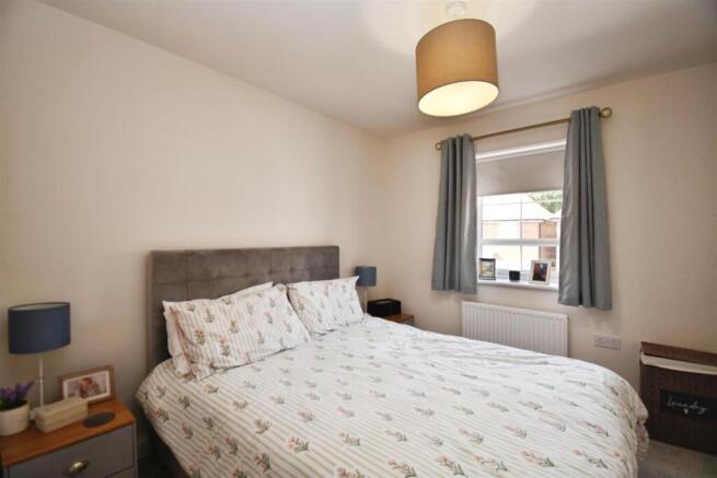 3 bed Semi-Detached for sale Image 8