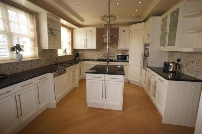 LUXURY KITCHEN