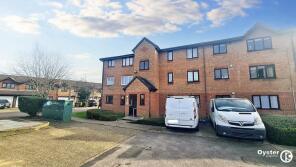 199, Streamside Close, London N9 9XE