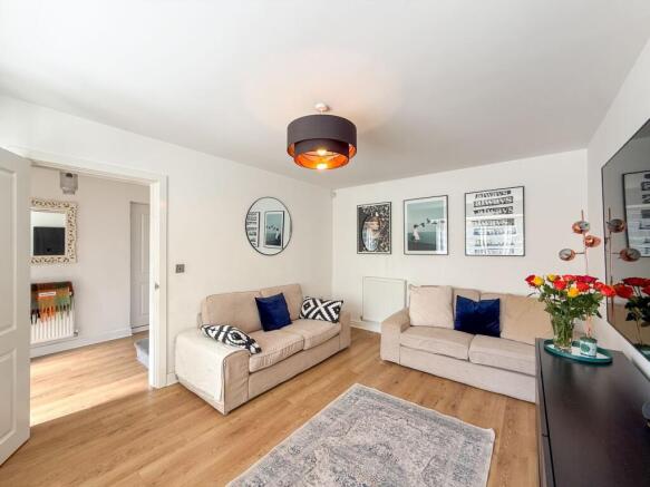 4 bed Detached for sale Image 5