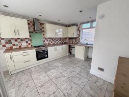 47, Dulverton Close, Hull HU7 4EH