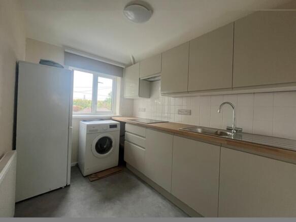 90 upper kitchen