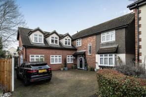 3, Shaw Close, Hornchurch RM11 1FB