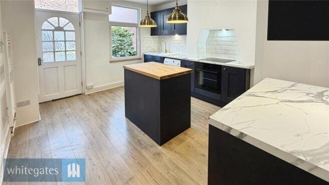 2 bed Terraced to rent Image 6