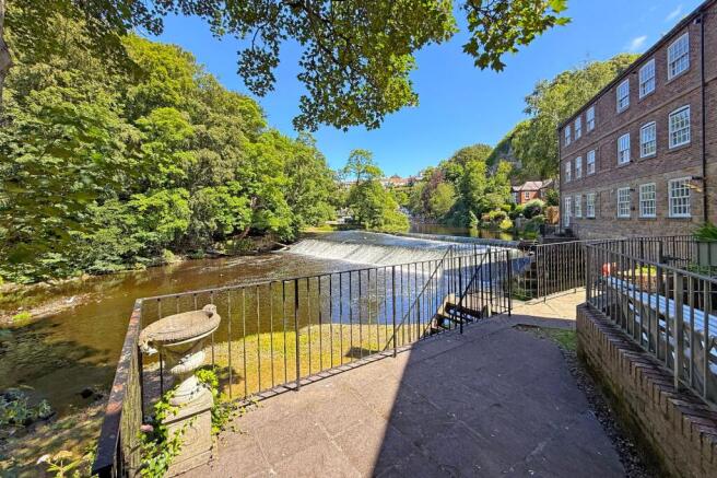2 bed Flat for sale Image 8