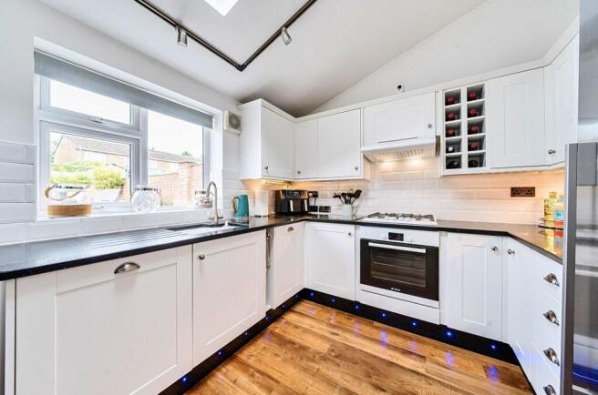 Claudius Close, Andover, SP10 5LB photo 4