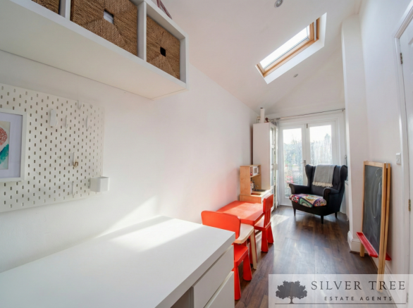 3 bed Semi-Detached for sale Image 10