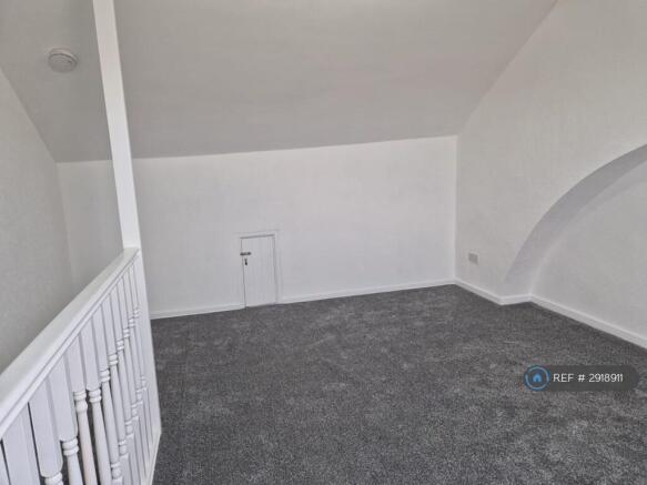 3 bed Terraced to rent Image 6