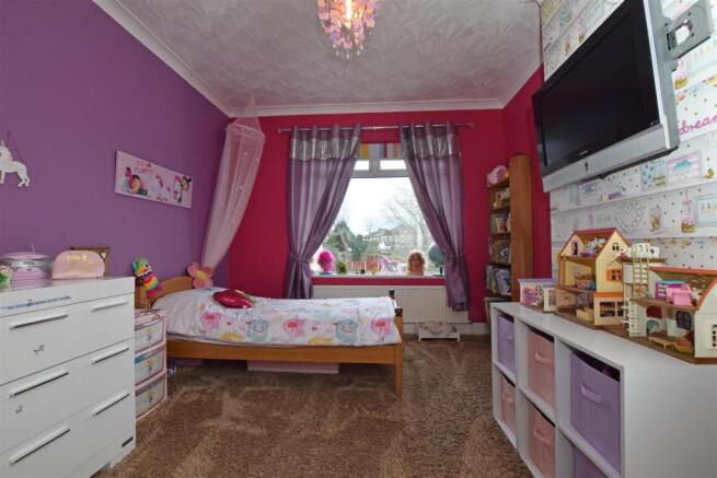 BEDROOM 2