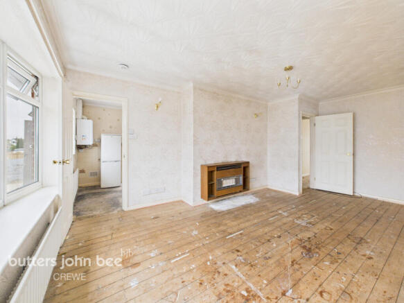 2-bed semi-detached on Tennyson Avenue, Crewe, £160,000