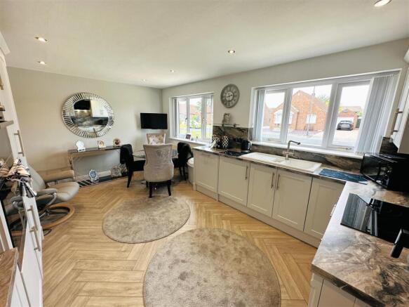 3 bed Detached Bungalow for sale Image 5