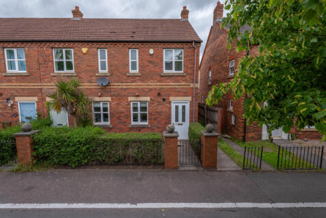 Sainte Foy Avenue, Lichfield, WS13