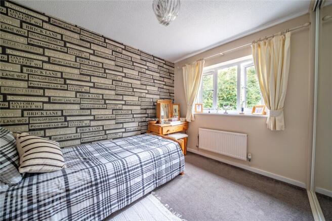 4 bed Detached for sale Image 6