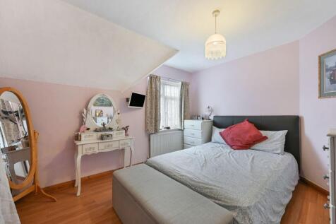 Stones Road, Epsom, KT17