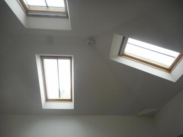 SKYLIGHTS MASTER BED