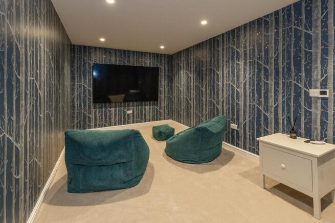 4 bed Town House for sale Image 9