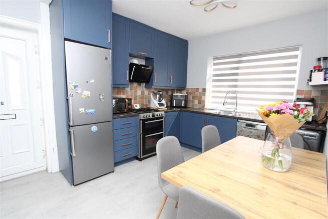 3 bed Semi-Detached for sale Image 5
