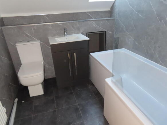 4 bed Detached for sale Image 4