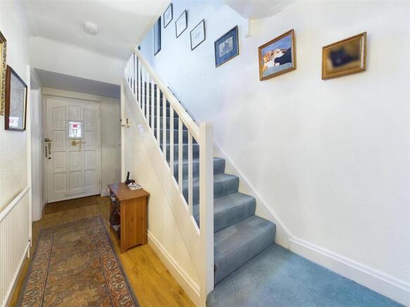 3 bed Detached to rent Image 9