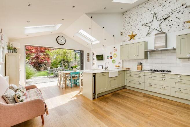 Kitchen / Dini...