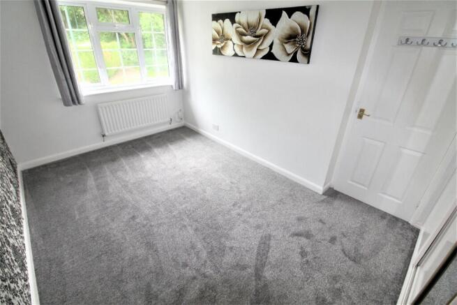 3 bed Semi-Detached to rent Image 8