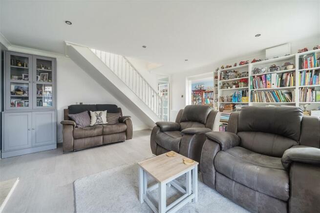 86 The Sale, Daventry