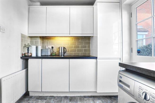 kitchen 2.jpg