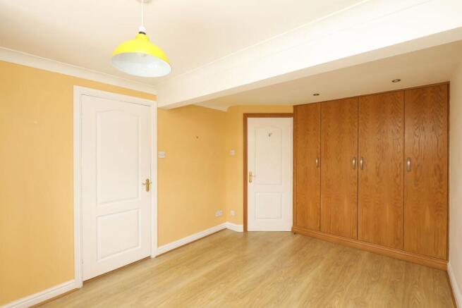 4 bed Detached for sale Image 11