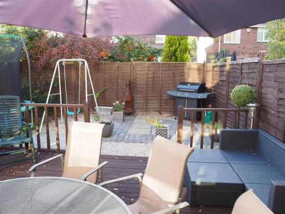 Outdoor Entertainment Area 899