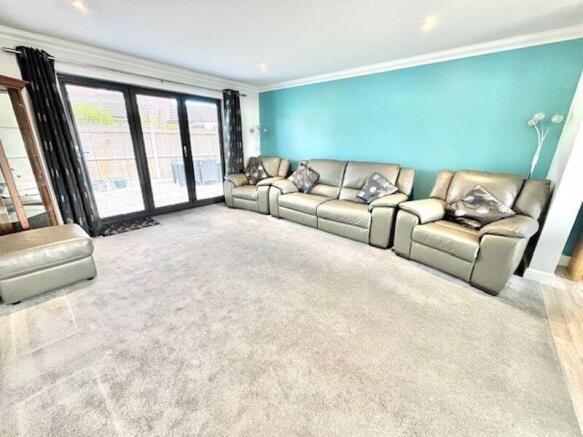 Harpers Lane, Bradwell, Great Yarmouth photo 4