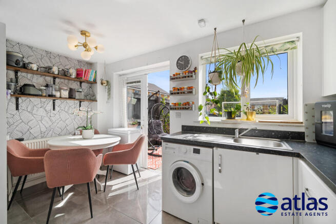 Kitchen/Dining Space