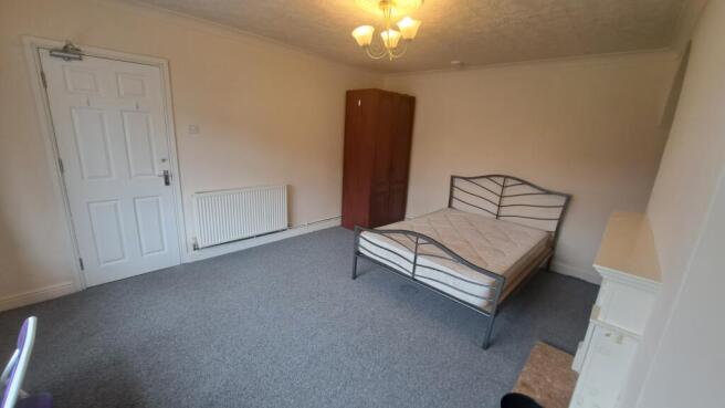 1 bed House Share to rent Image 4